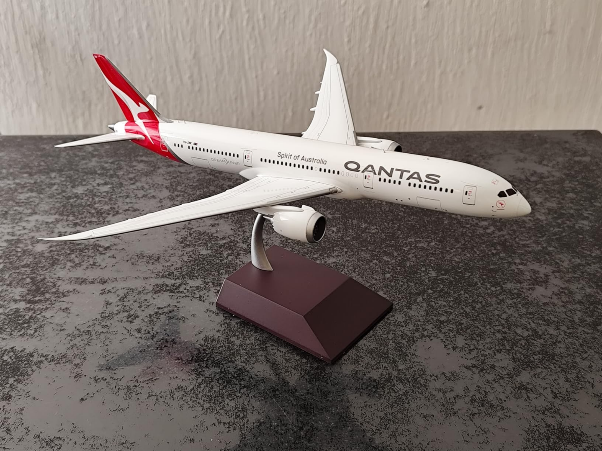 1/130 Scale B787 Aircraft Mode - مراجعة Decor Lighting Australia وسعره