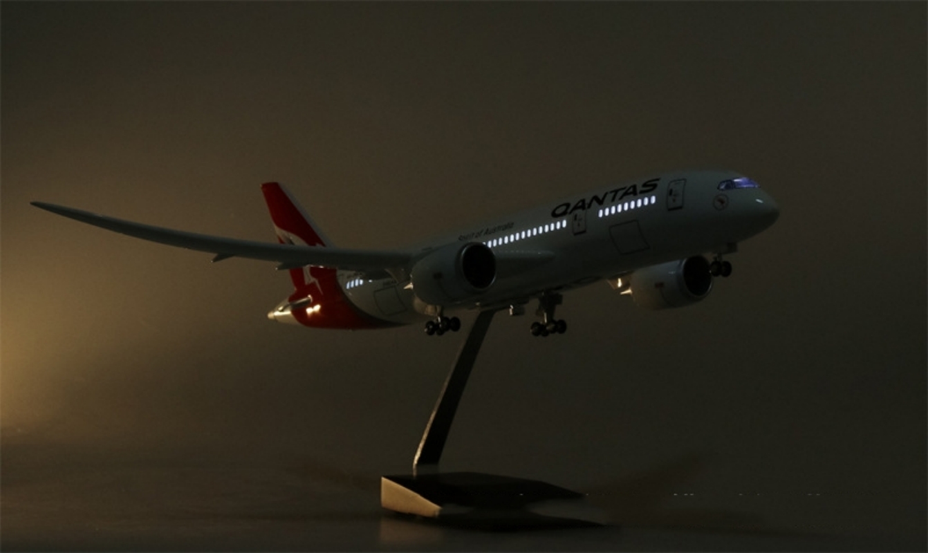1/130 Scale B787 Aircraft Mode - مراجعة Decor Lighting Australia وسعره